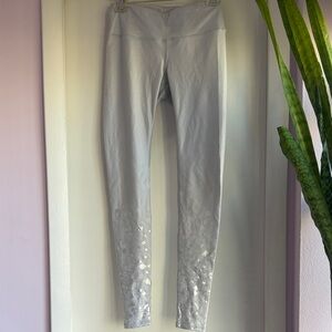ALO Yoga ice white leggings with silver accent XS